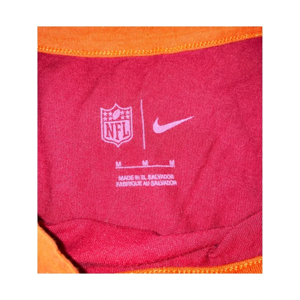 Nike NFL Tampa Bay Buccaneers T-Shirt Women M Red Cropped Ringer Graphic Tee